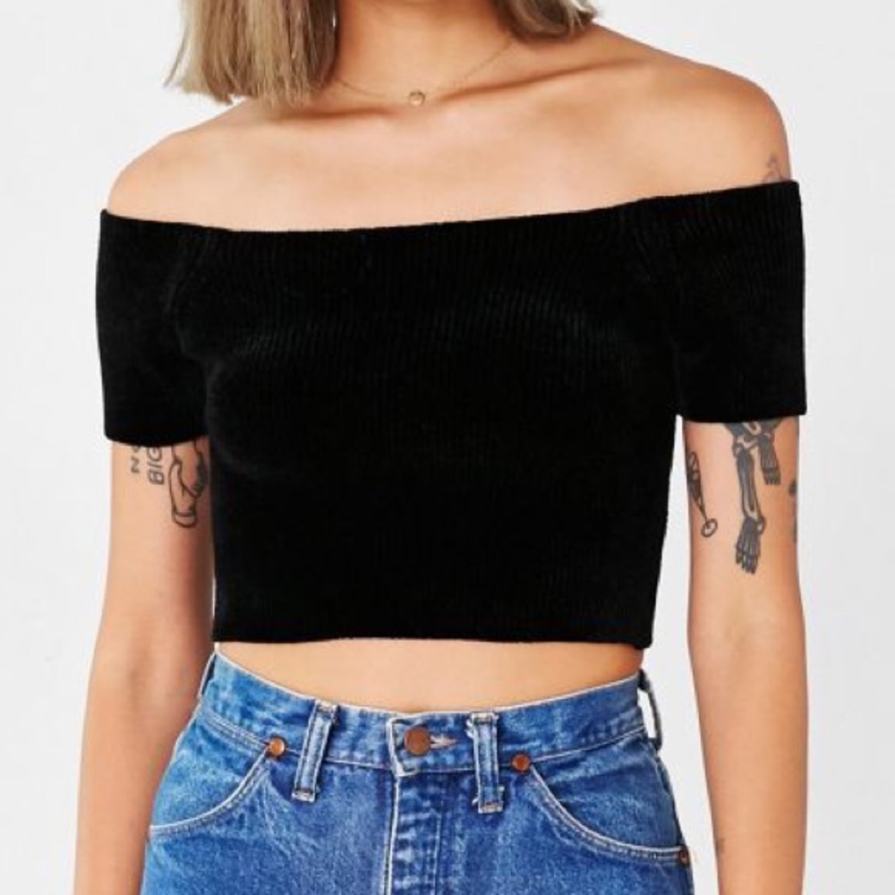 🖤 Black Off the Shoulder Crop Top 🖤